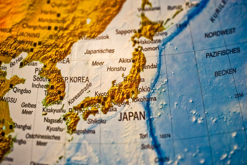 英文字の世界地図の中の日本。